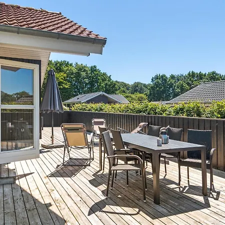 Vakantiehuis Amazing In With Sauna